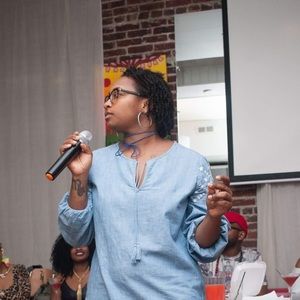 Meet your Posher, Ebony